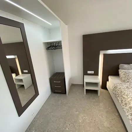 Apartmani Kumenat Biograd Na Moru Exterior photo