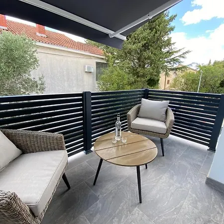 Apartmani Kumenat Biograd Na Moru Exterior photo