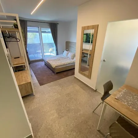 Apartmani Kumenat Biograd Na Moru Exterior photo