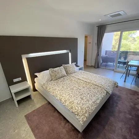Apartmani Kumenat Biograd Na Moru Exterior photo