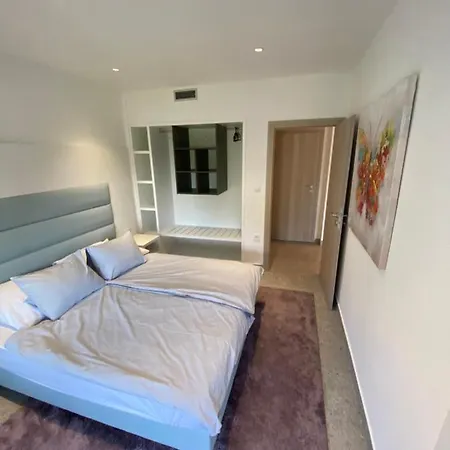 Apartmani Kumenat Biograd Na Moru Exterior photo